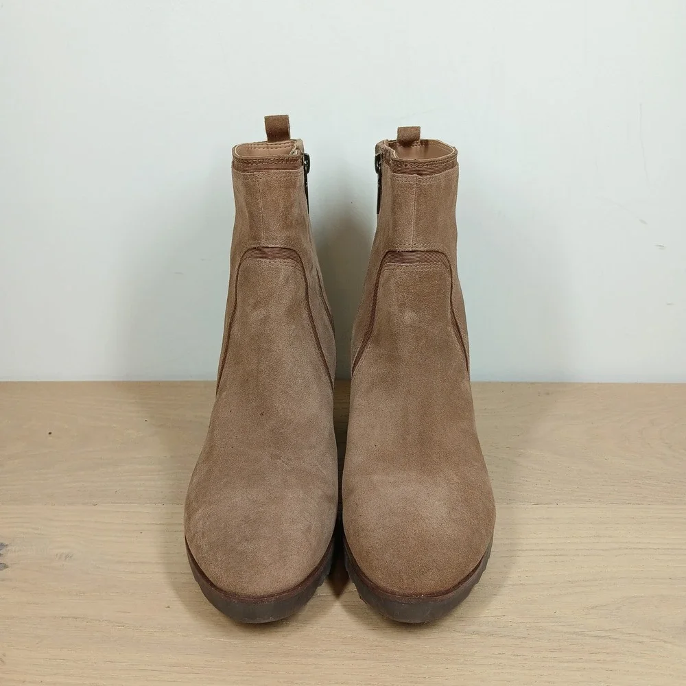 Blondo Raniah Waterproof Ankle Boots Womens 9.5 Taupe Suede Minimalist Office